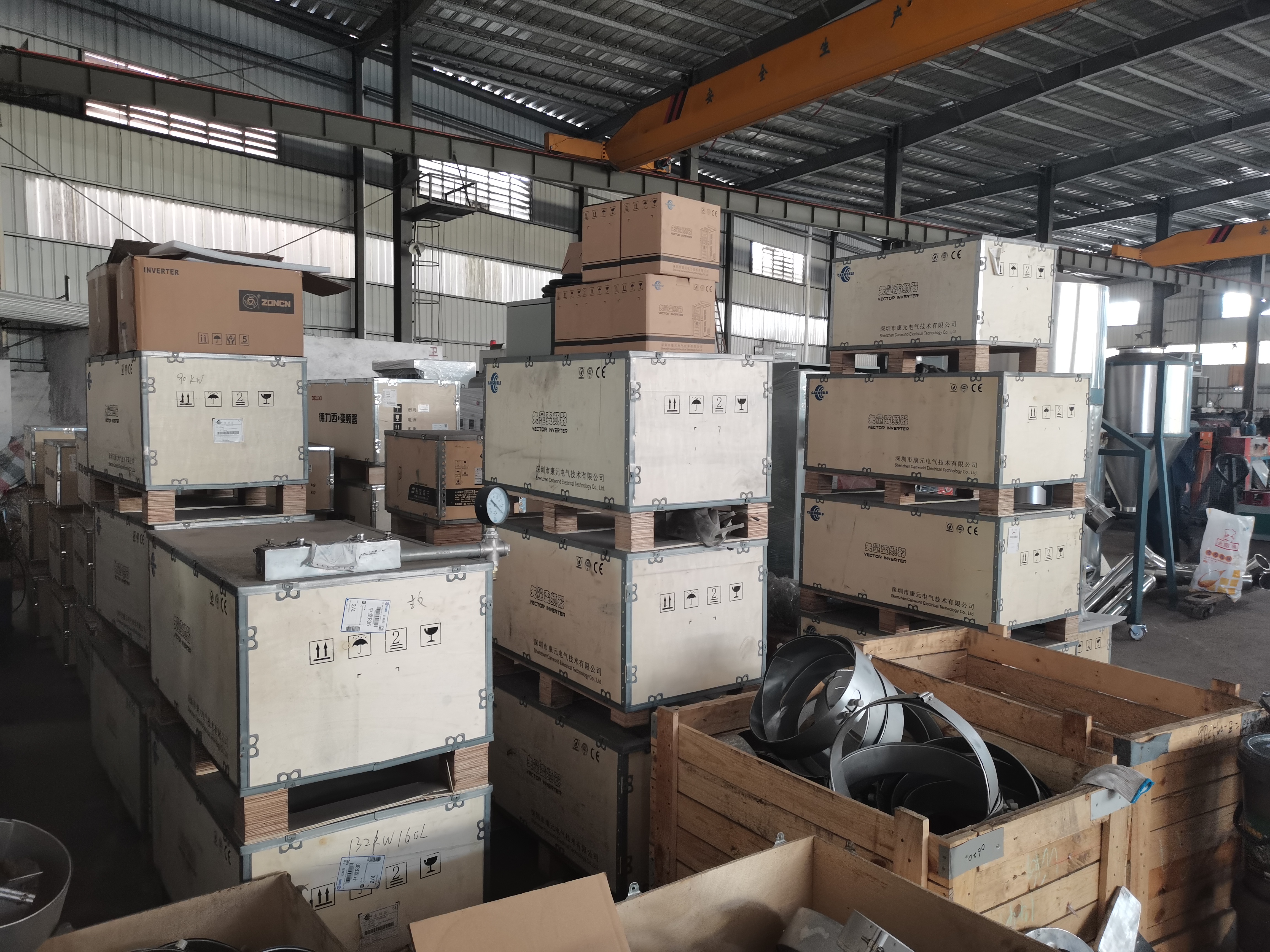 变频器在塑料机械上的应用